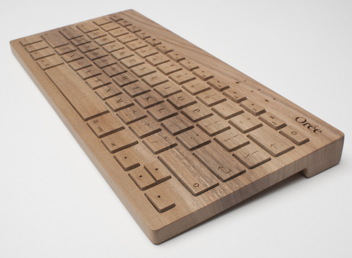 laplante  Un clavier bluetooth en bois massif